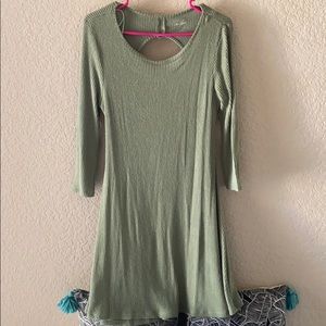 Green long sleeve dress